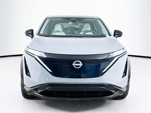 Used 2024 Nissan Ariya AWD image 2