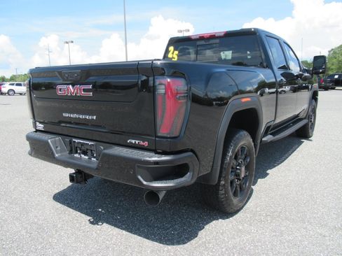 Used 2025 GMC Sierra 2500 AT4 w/ AT4 Premium Plus Package AWD/4WD image 7