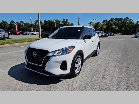 Used 2025 Nissan Kicks Play S image 21