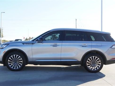 Used 2023 Lincoln Aviator Reserve w/ Equipment Group 201A image 6