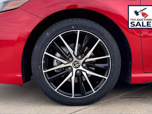 Used 2023 Toyota Camry SE image 9