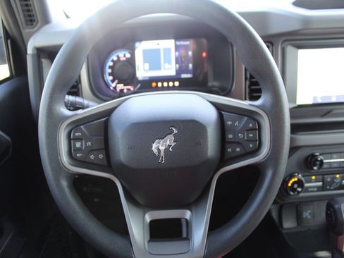 Used 2022 Ford Bronco 4-Door AWD/4WD image 19