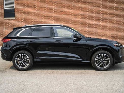 Used 2025 Audi Q5 Premium w/ Convenience Package AWD/4WD image 8