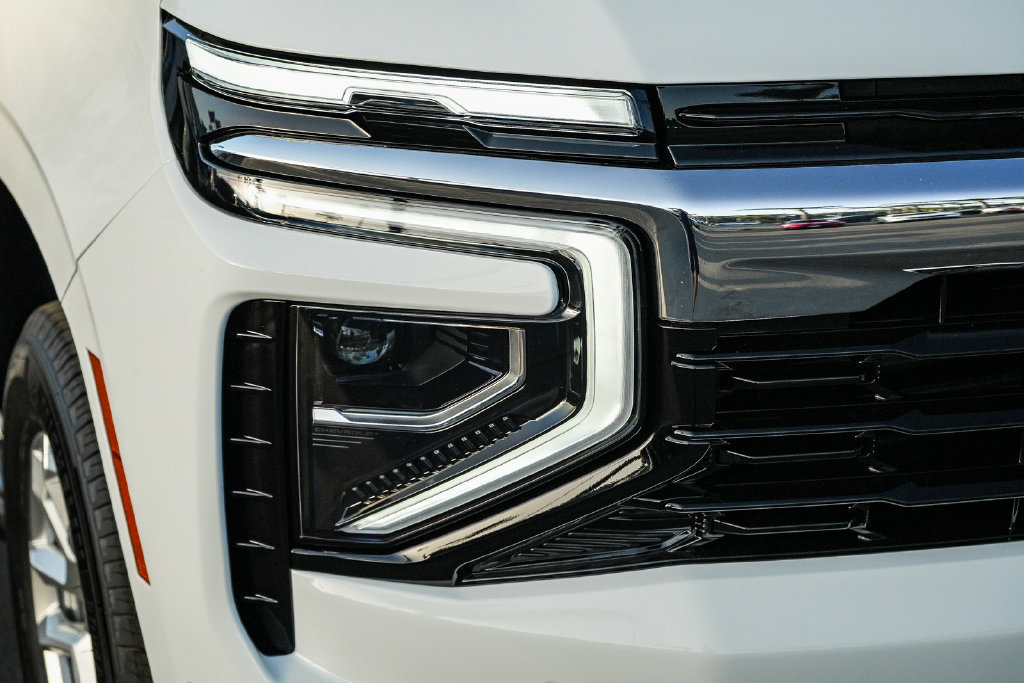 New 2026 Chevrolet Suburban LS w/ Max Trailering Package AWD/4WD image 9