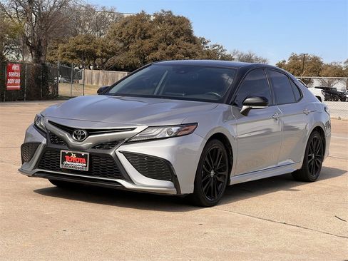 Used 2021 Toyota Camry XSE w/ Carpet Mat Package (TMS) image 8