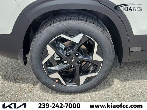 New 2026 Kia Seltos S FWD image 9