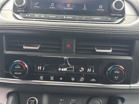 Used 2023 Nissan Rogue SV image 18