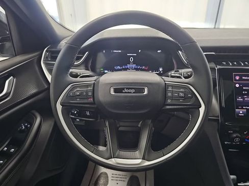 Used 2023 Jeep Grand Cherokee L Altitude image 14