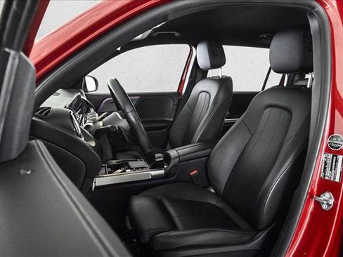 Certified 2021 Mercedes-Benz GLB 250 4MATIC image 18