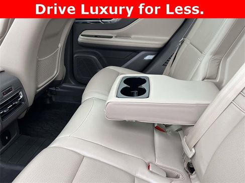 Used 2022 Lincoln Corsair AWD w/ Premium Package image 14