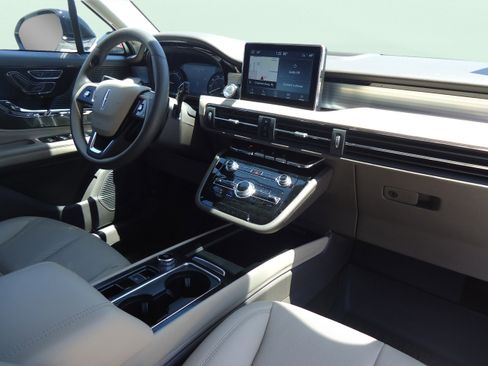 Used 2022 Lincoln Corsair AWD w/ Equipment Group 101A image 26