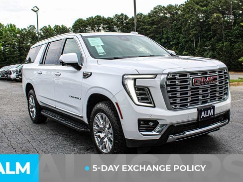 Used 2025 GMC Yukon XL Denali AWD/4WD image 4
