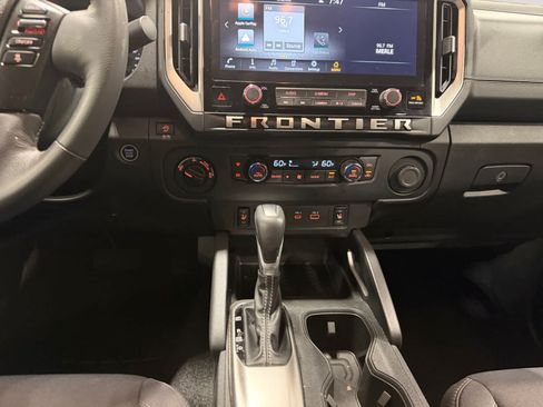 Used 2025 Nissan Frontier SV w/ SV Convenience Package AWD/4WD image 12