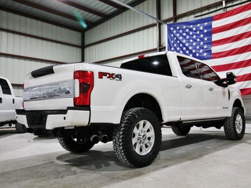 Used 2018 Ford F250 Platinum w/ Platinum Ultimate Package image 11