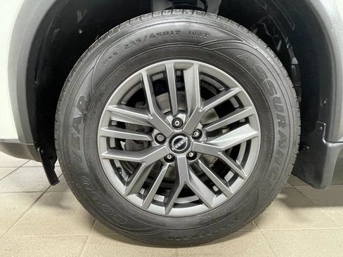 Used 2023 Nissan Rogue FWD image 7