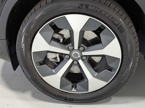 Used 2026 Volvo XC40 B5 Plus w/ Protection Package Premier AWD/4WD image 3