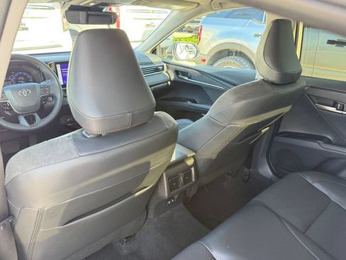 Used 2025 Toyota Camry XLE FWD image 25