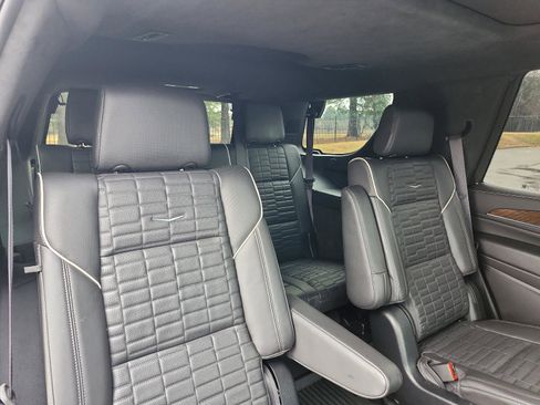 Used 2024 Cadillac Escalade Sport Platinum w/ LPO, ONYX Package image 10