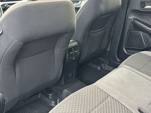 Used 2020 Ford Escape SE image 32