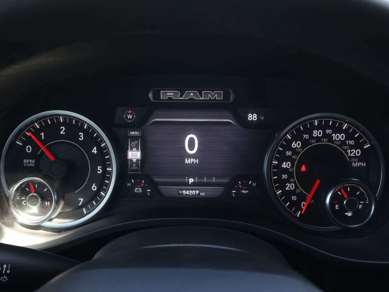 Used 2025 RAM 1500 Laramie AWD/4WD image 13