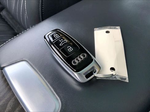 Used 2021 Audi A7 e Prestige w/ Prestige Package image 14