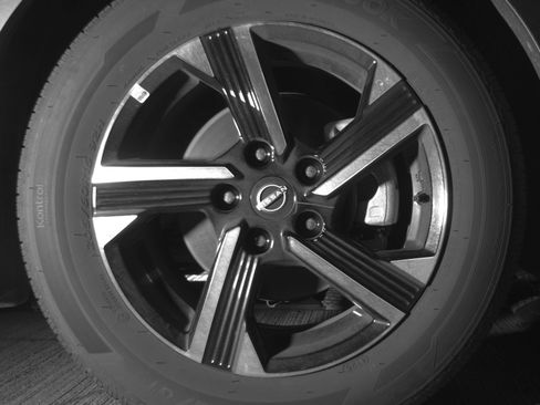 Used 2025 Nissan Sentra SV image 13