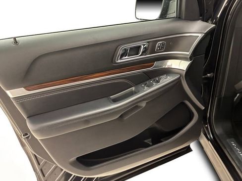 Used 2019 Ford Explorer Limited w/ Class II Trailer Tow Package image 13