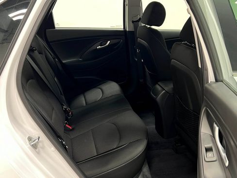 Used 2019 Hyundai Elantra GT FWD image 30
