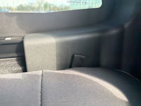 Used 2022 Nissan Titan S image 16