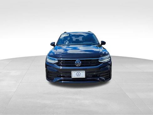 Certified 2024 Volkswagen Tiguan SE R-Line AWD/4WD image 2