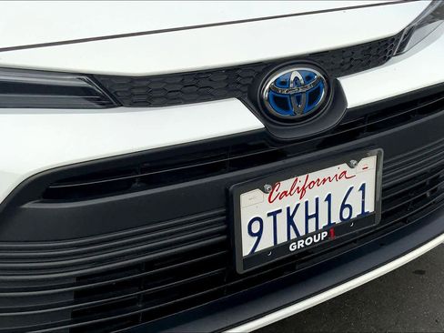 Used 2025 Toyota Corolla LE w/ LE Premium Package image 29