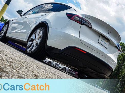 Used 2021 Tesla Model Y Long Range AWD/4WD image 5
