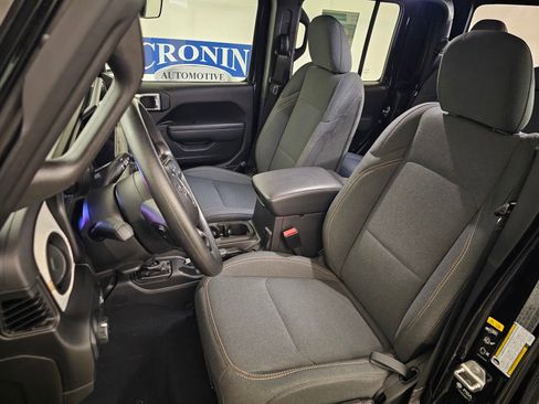 Used 2024 Jeep Gladiator Sport image 13