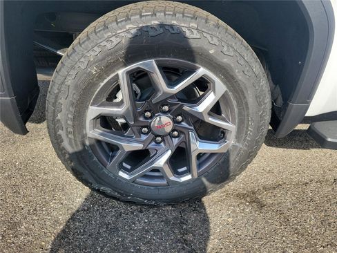 New 2026 GMC Sierra 1500 SLT w/ SLT Premium Plus Package image 6