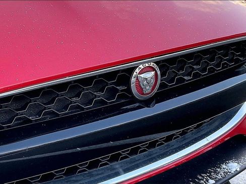 Used 2018 Jaguar F-TYPE Convertible image 28