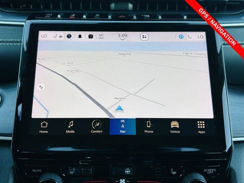 Used 2023 Jeep Grand Cherokee L Limited w/ Black Appearance Package image 5