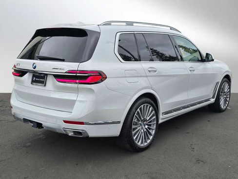 Used 2026 BMW X7 xDrive40i w/ Executive Package image 7