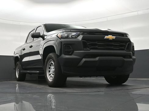 Used 2025 Chevrolet Colorado W/T RWD image 31