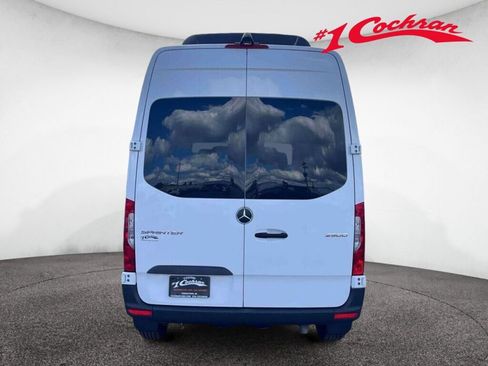 Used 2024 Mercedes-Benz Sprinter 2500 image 8