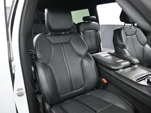 Used 2024 Jeep Wagoneer L Series II w/ Flexible Seating Group AWD/4WD image 21