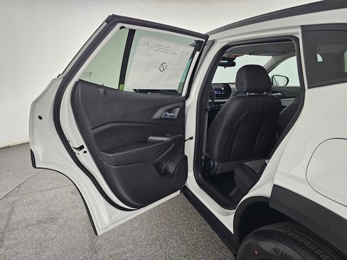 New 2026 Chevrolet Trax LT image 15