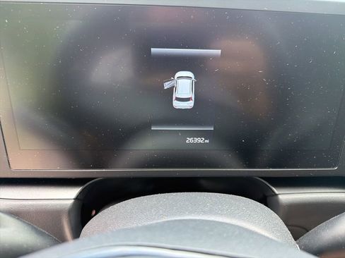 Used 2025 Kia Niro LX FWD image 5