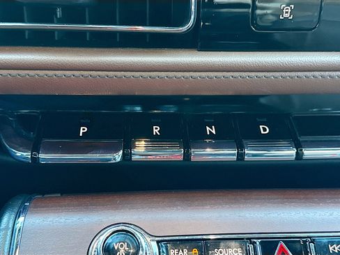 Used 2023 Lincoln Aviator Reserve w/ Equipment Group 201A image 31