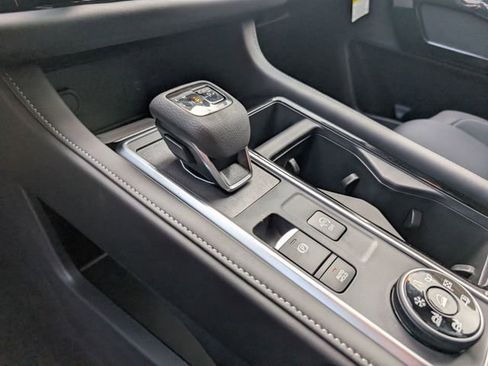 New 2025 Nissan Pathfinder SV image 24