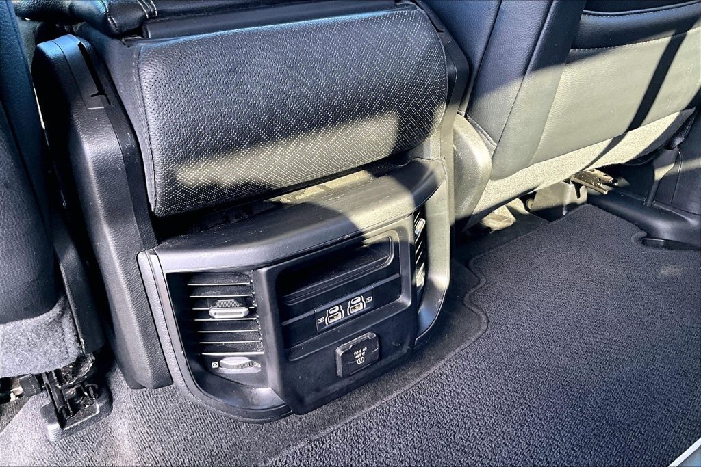 Used 2022 RAM 1500 Laramie AWD/4WD image 12