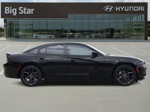 Used 2022 Dodge Charger SXT w/ Blacktop Package image 5