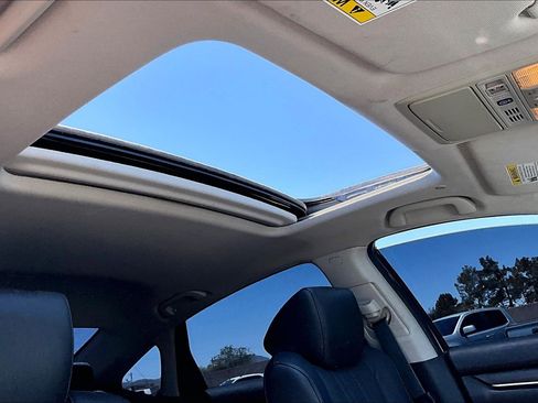 Used 2018 Honda Accord Touring image 16