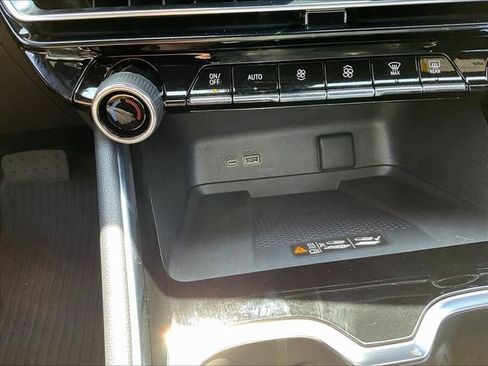 New 2026 Chevrolet Traverse LT w/ Driver Confidence Package FWD image 8