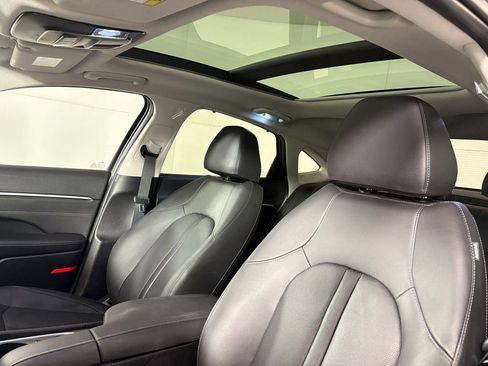 Used 2025 Hyundai Sonata Limited image 18