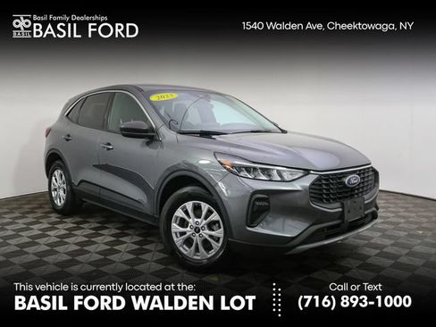 Used 2023 Ford Escape Active w/ Tech Pack #1 AWD/4WD image 1